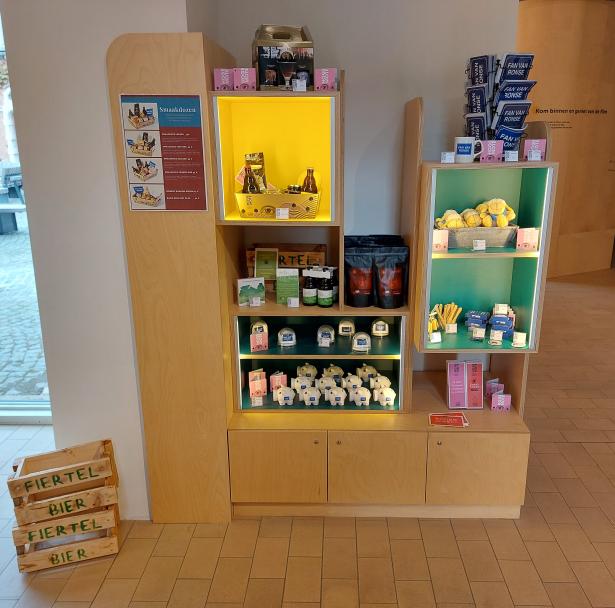 Shopmeubel Hoge Mote